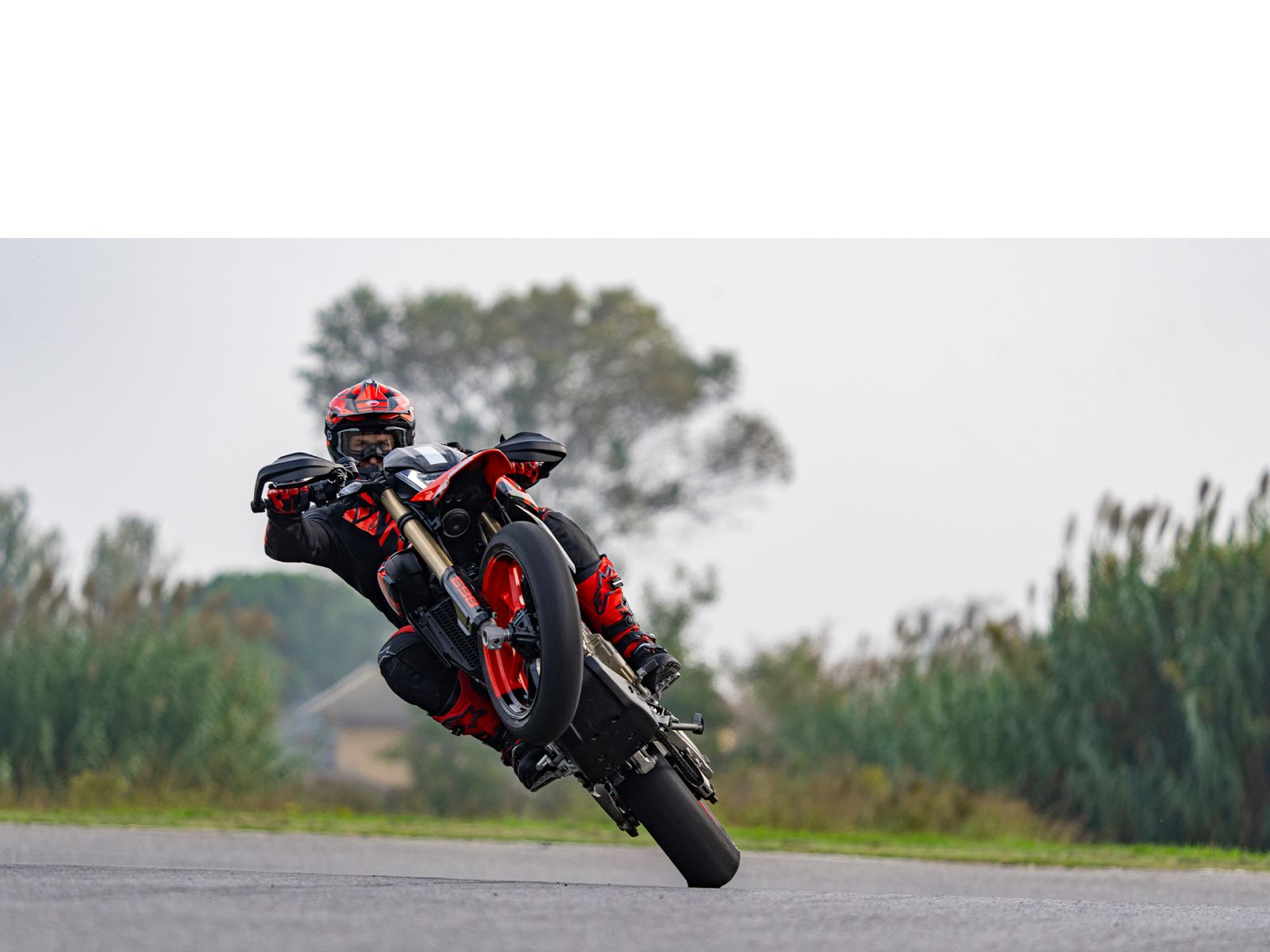 Мотоцикл DUCATI Hypermotard 698 Mono (RED) 2026